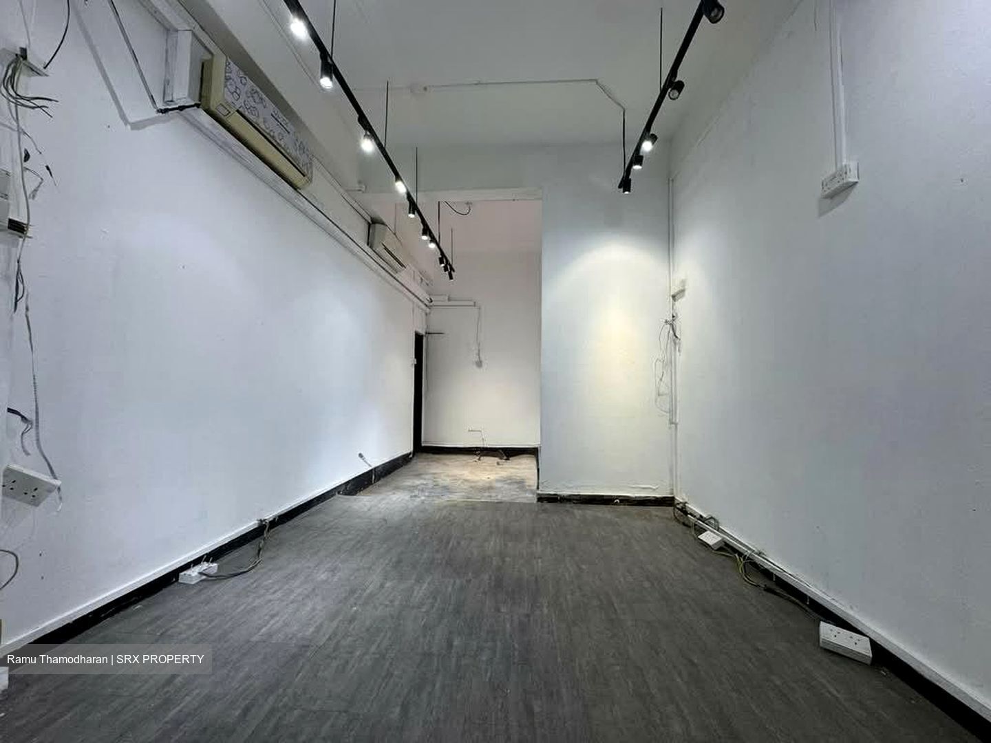 Ang Mo Kio Avenue 6 (D20), Shop House #623640031